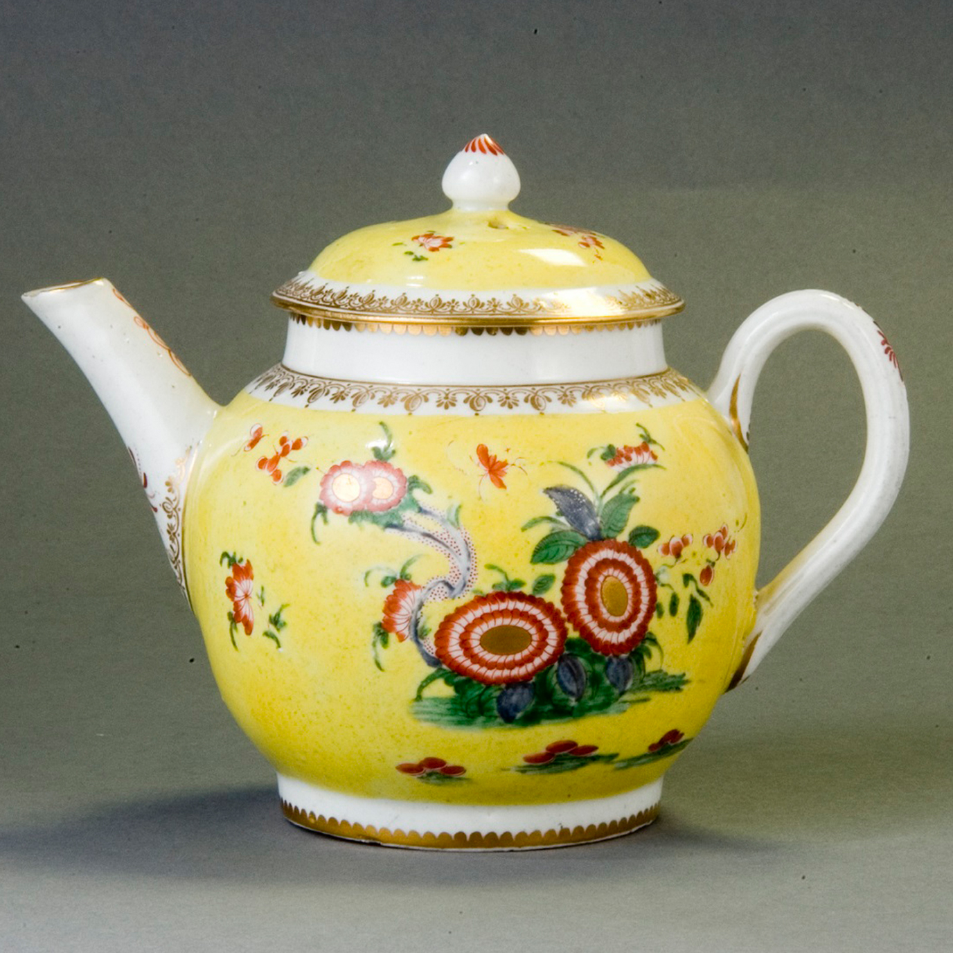 Plymouth Porcelain Factory, teapot, 1768-1770 © The Box, Plymouth